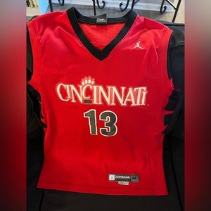 University of Cincinnati Bearcats Used Vintage Jordan Basketball Jersey Medium